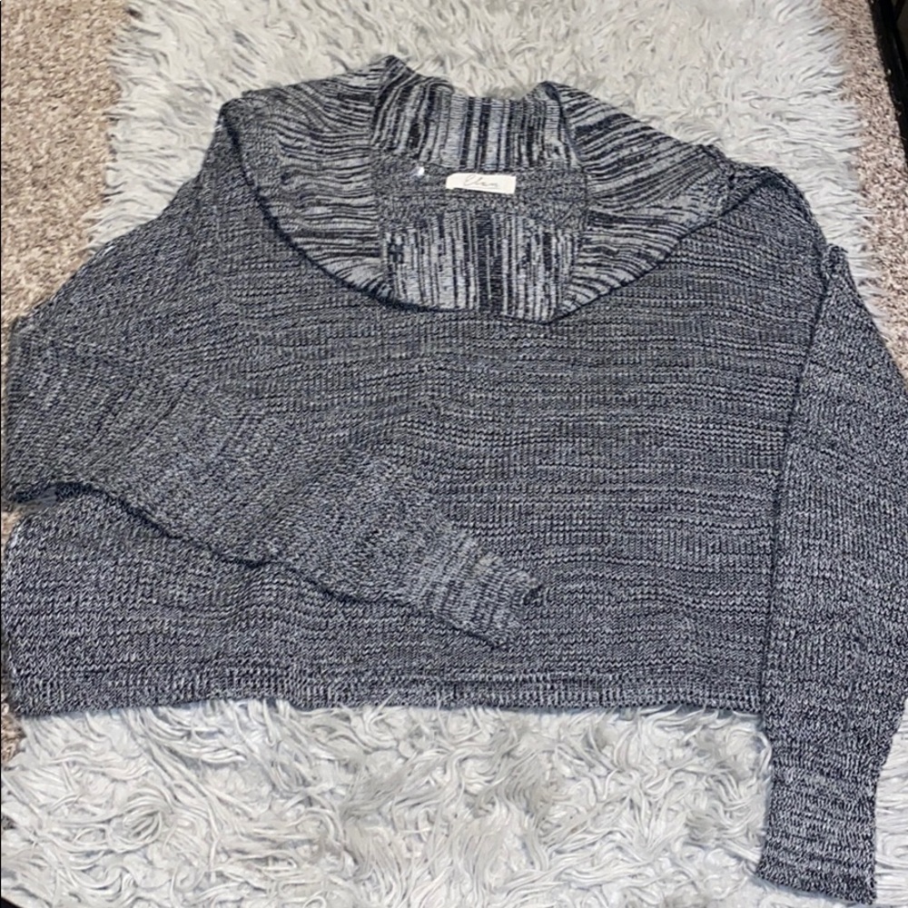 Elan sweater! Size Large!